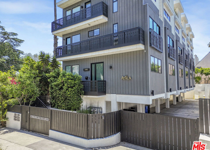 1447 N Martel Avenue - Photo 1