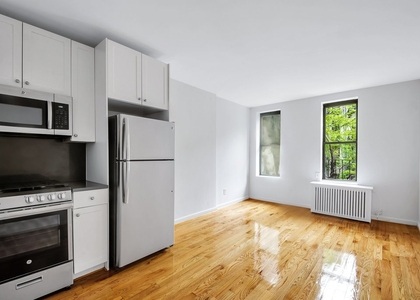 West 49th Street - Photo 1