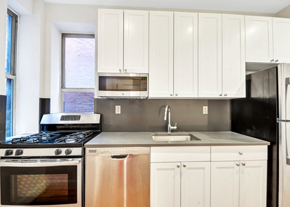 West 45th Street - Photo 1