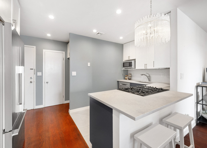 3 Hanover Square - Photo 1