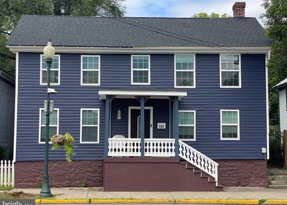 522 W King Street - Photo 1