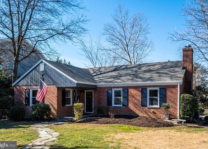 2900 Linden Lane - Photo 1