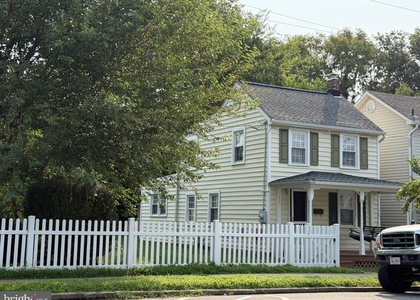 1813 Washington Avenue - Photo 1