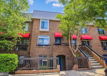 650 15th Street S - Photo 1