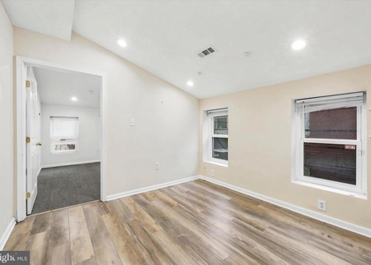 33 S 19th Street - Photo 1