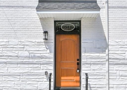 151 N York Street - Photo 1