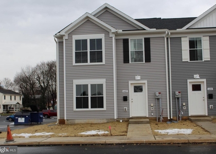642 N N College Street - Photo 1