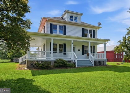 22422 Whites Ferry Road - Photo 1