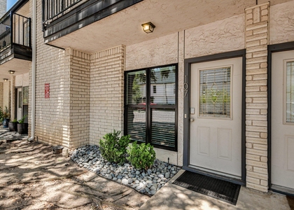 1307 Kinney Ave - Photo 1