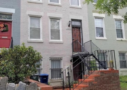 1523 Pennsylvania Avenue Se - Photo 1