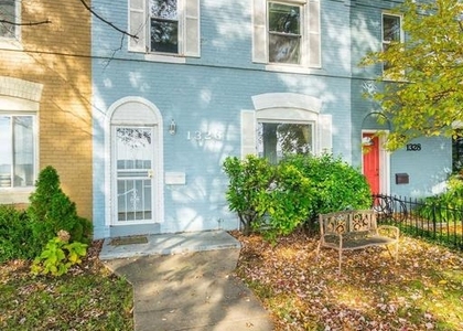 1326 L Street Se - Photo 1
