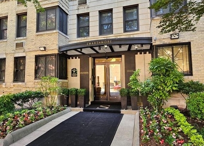 1010 25th Street Nw - Photo 1