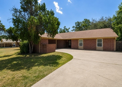 412 Craddock Ave - Photo 1