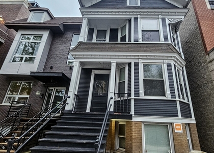 2541 N Southport Avenue - Photo 1