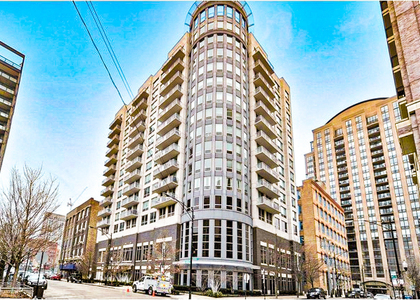 421 W Huron Street - Photo 1