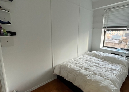 West 34th Street - Photo 1