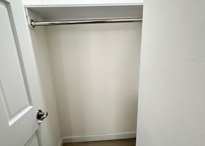West 34th Street - Photo 1
