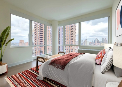 West 42nd Street - Photo 1
