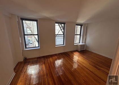 East 55 Street - Photo 1
