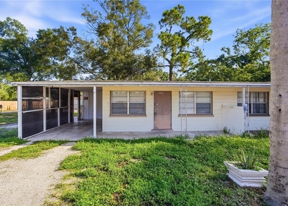 5801 11th Street Court E - Photo 1