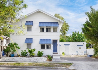 1043 7th Avenue N - Photo 1