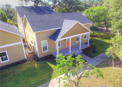 800 E Jefferson Street - Photo 1