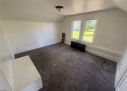 726 Large Ave - Photo 1