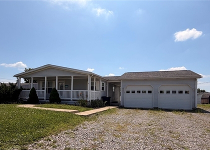3202 46th St - Photo 1