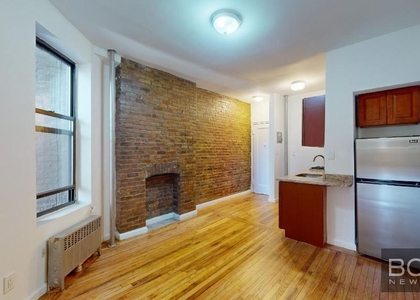 West 83 Street - Photo 1
