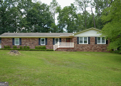 307 Pinewood Drive - Photo 1