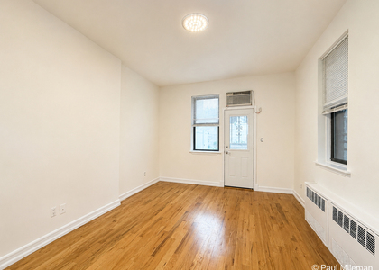 East 10th Street - Photo 1