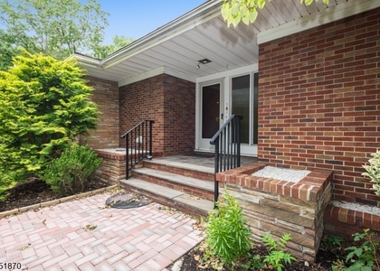 681 Easton Ave - Photo 1