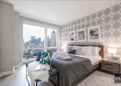 West 42nd Street - Photo 1