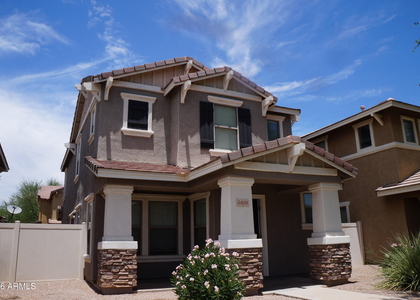 5809 E Hampton Avenue - Photo 1