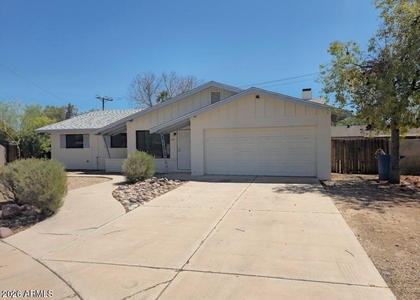 133 E Del Rio Drive - Photo 1