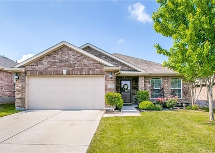 221 Creekwood Drive - Photo 1