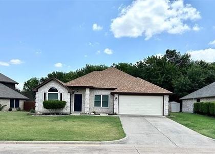 1509 Creekside Avenue - Photo 1