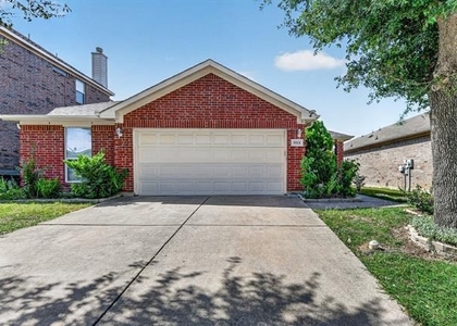 803 E Alexander Lane - Photo 1