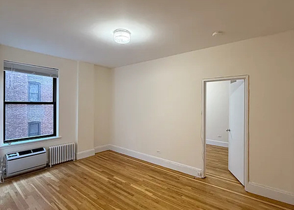 Riverside Drive/West 92nd - Photo 1