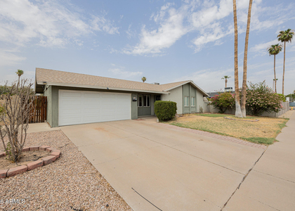 1218 E Carter Drive - Photo 1