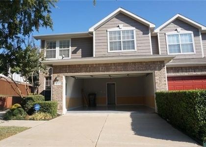 917 Avondale Lane - Photo 1