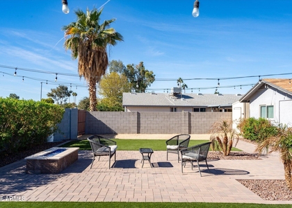 1211 W Palomino Drive - Photo 1