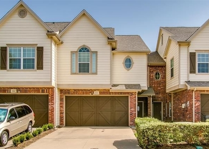1041 Colonial Drive - Photo 1