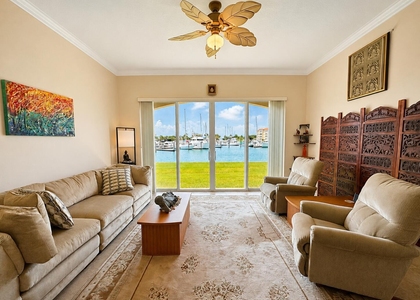 15 Harbour Isle Drive W - Photo 1