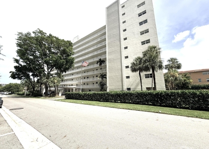 2555 Ne 11th Street - Photo 1