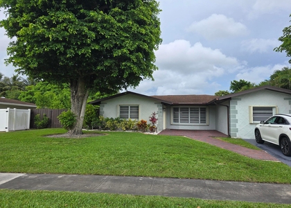 939 Hibiscus Drive - Photo 1