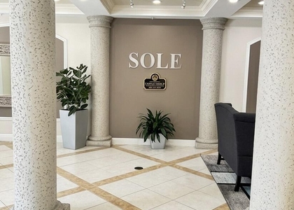 533 Ne 3rd Avenue - Photo 1