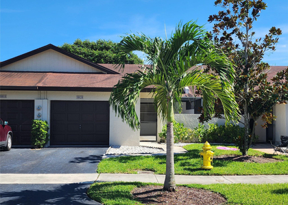 9020 Nw 60th Street - Photo 1