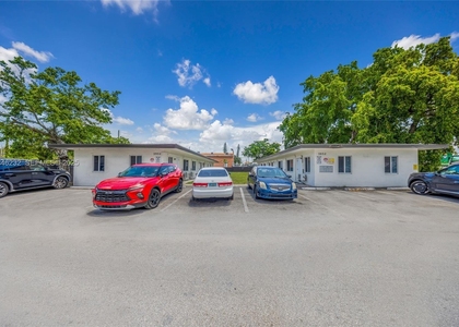 3932 Sw 12th Place - Photo 1