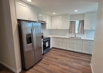 615 N Fries - Photo 1